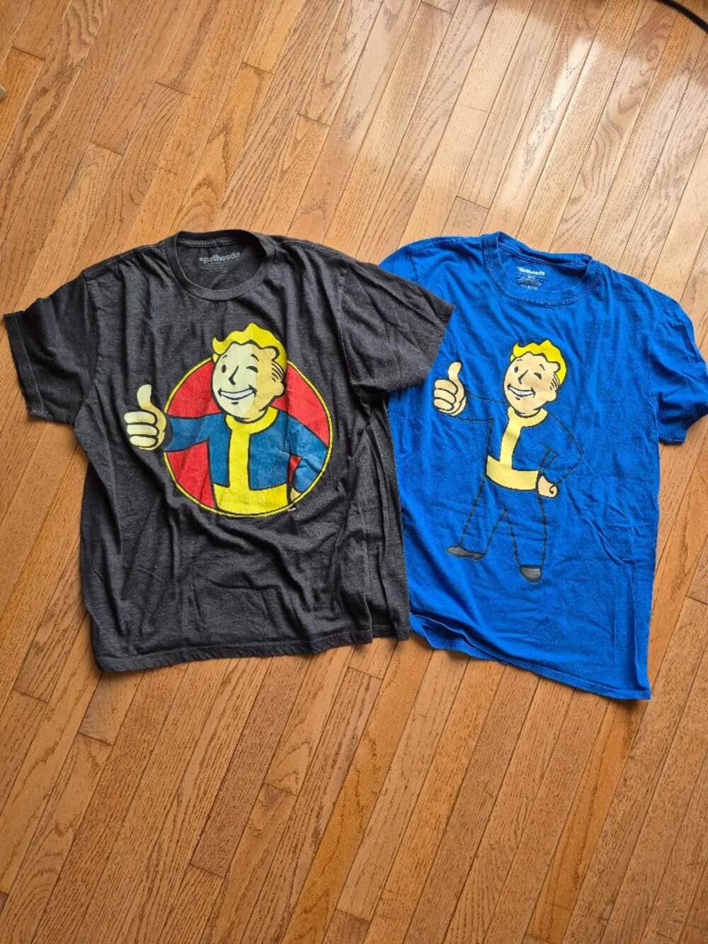 Fallout Bathesda Set of 2 TShirt size Large